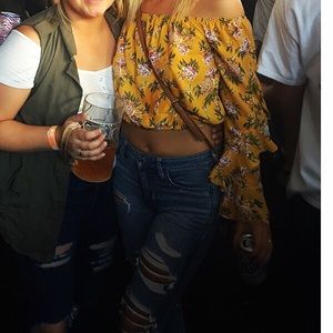 Flower yellow/goldish off the shoulder shirt